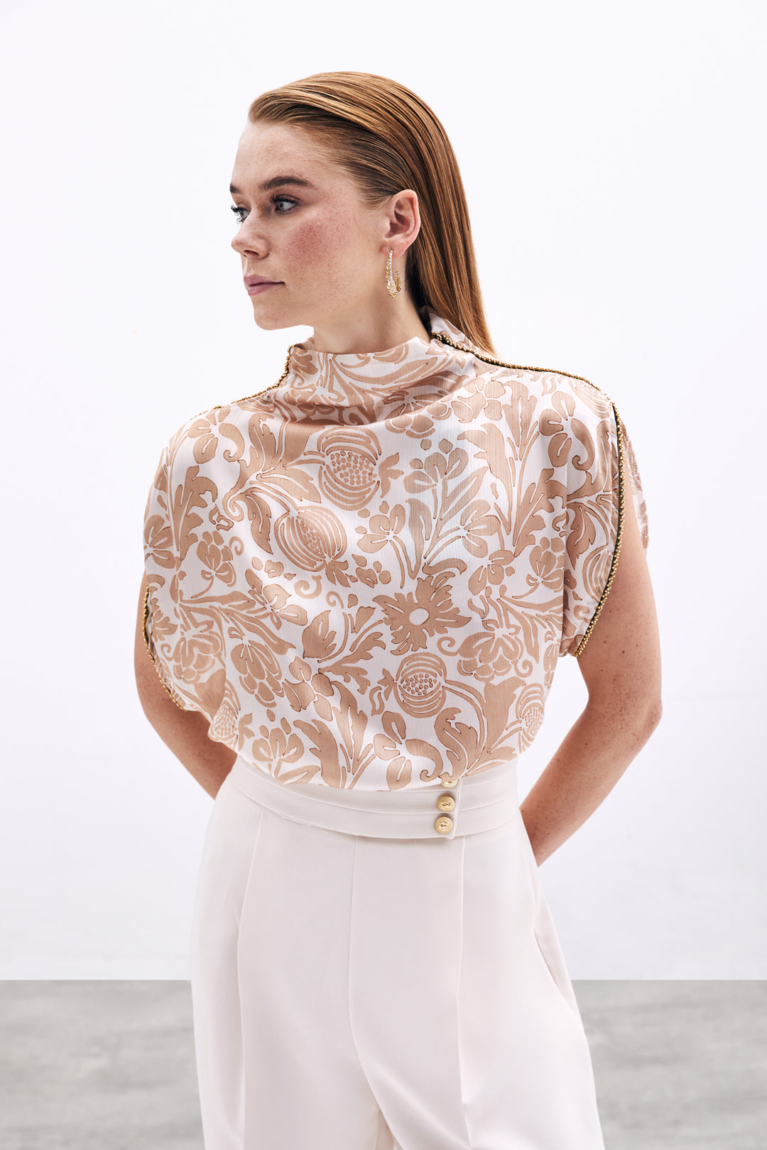 Sateen Blouse à manches chauve-souris avec accessoires - Beige