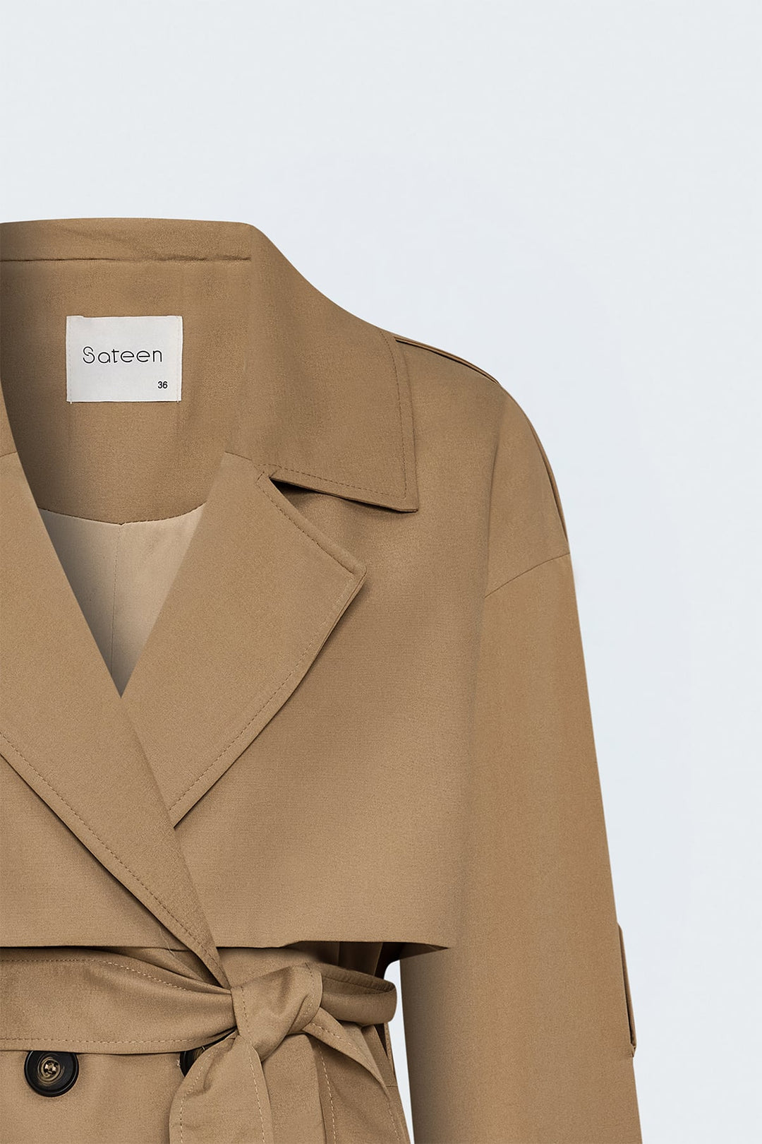 Sateen Trench détaillé avec épaulettes - Camel