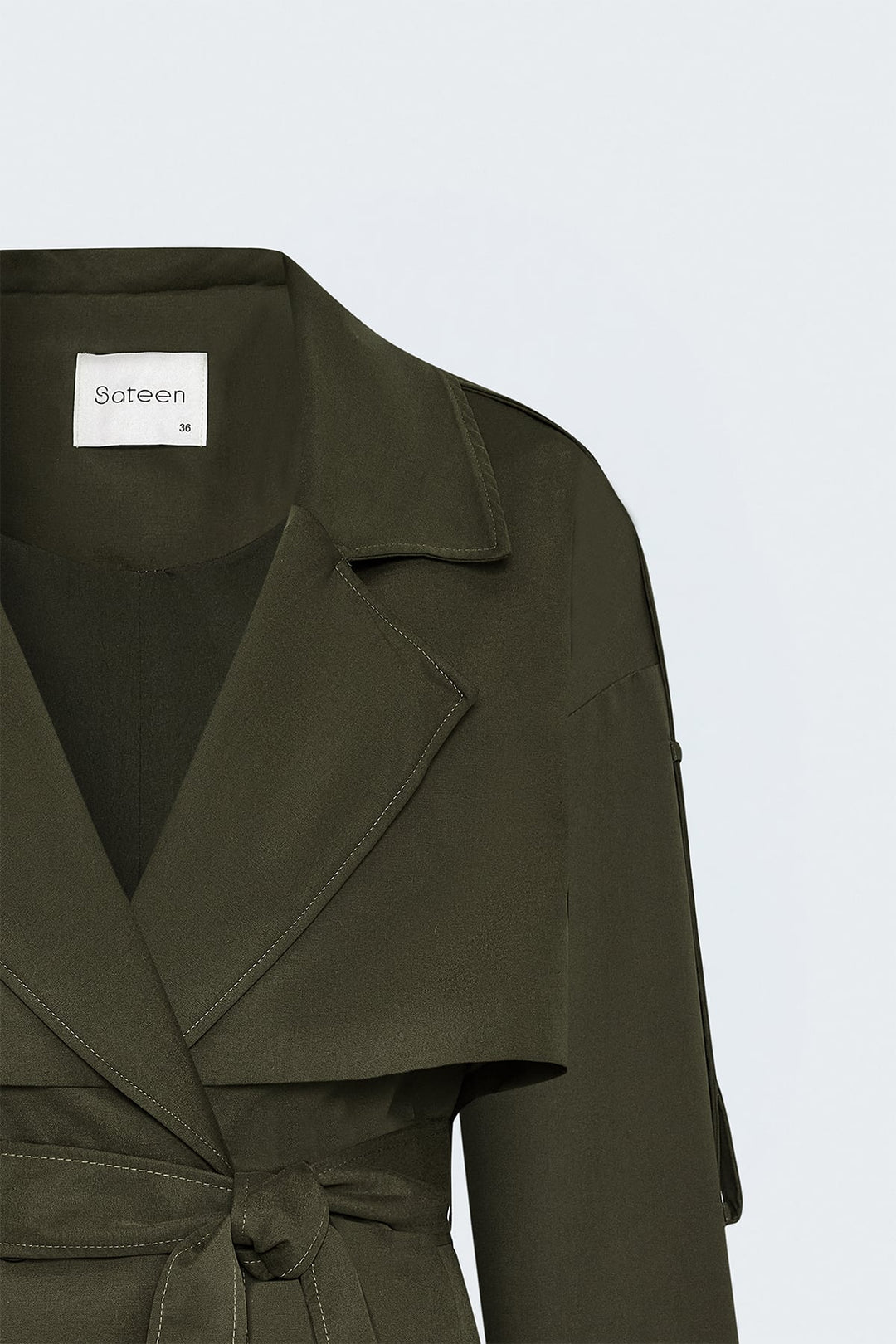 Sateen Trench avec Détails Épaules - Kaki