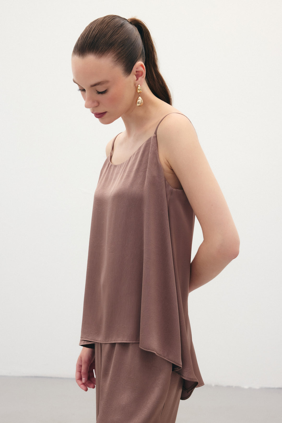 Sateen Débardeur Satiné à Bretelles - Marron