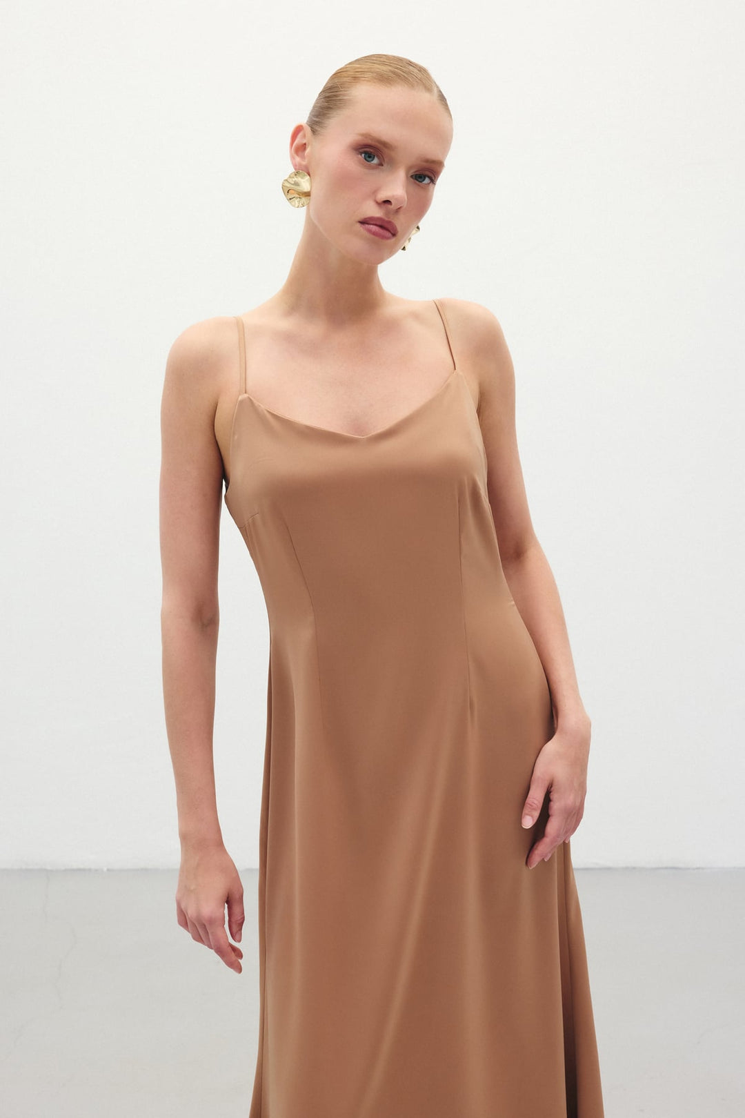 Sateen Robe Longue en Satin à Bretelles - camel