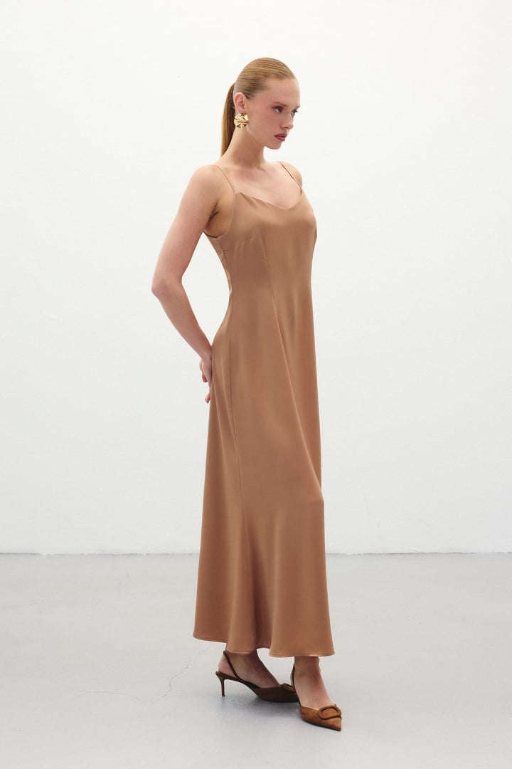 Sateen Robe Longue en Satin à Bretelles - camel
