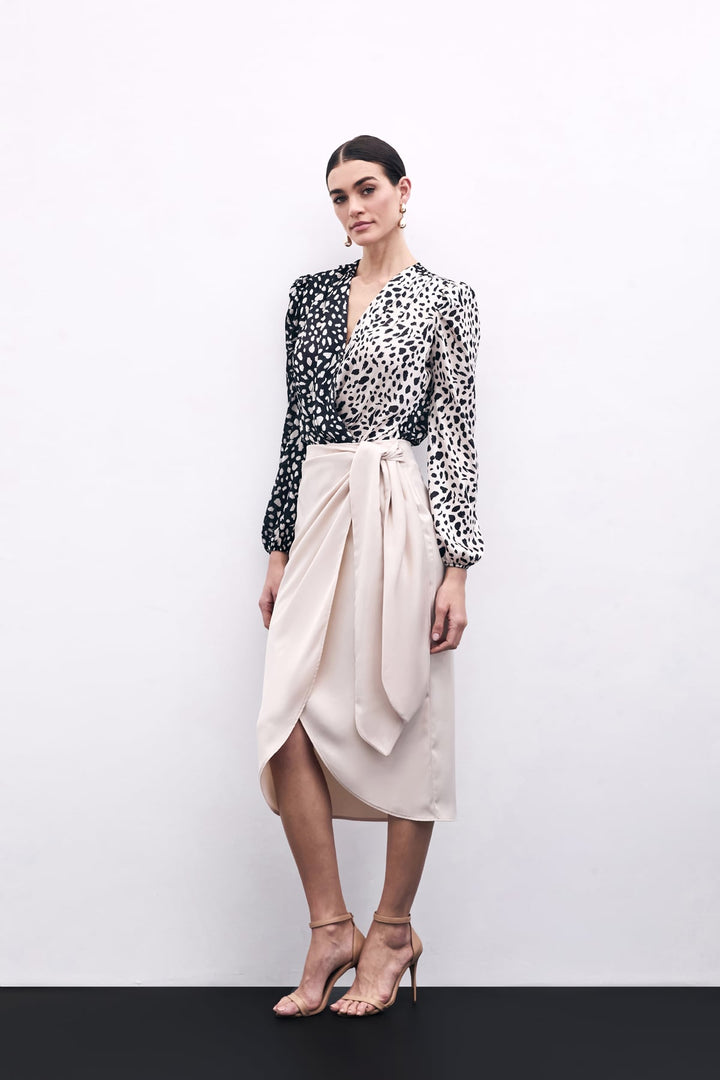 Sateen Jupe Croisée avec Détails à Nouer - Beige