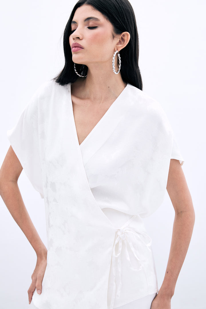 Sateen Blouse en satin jacquard à nouer - Écru