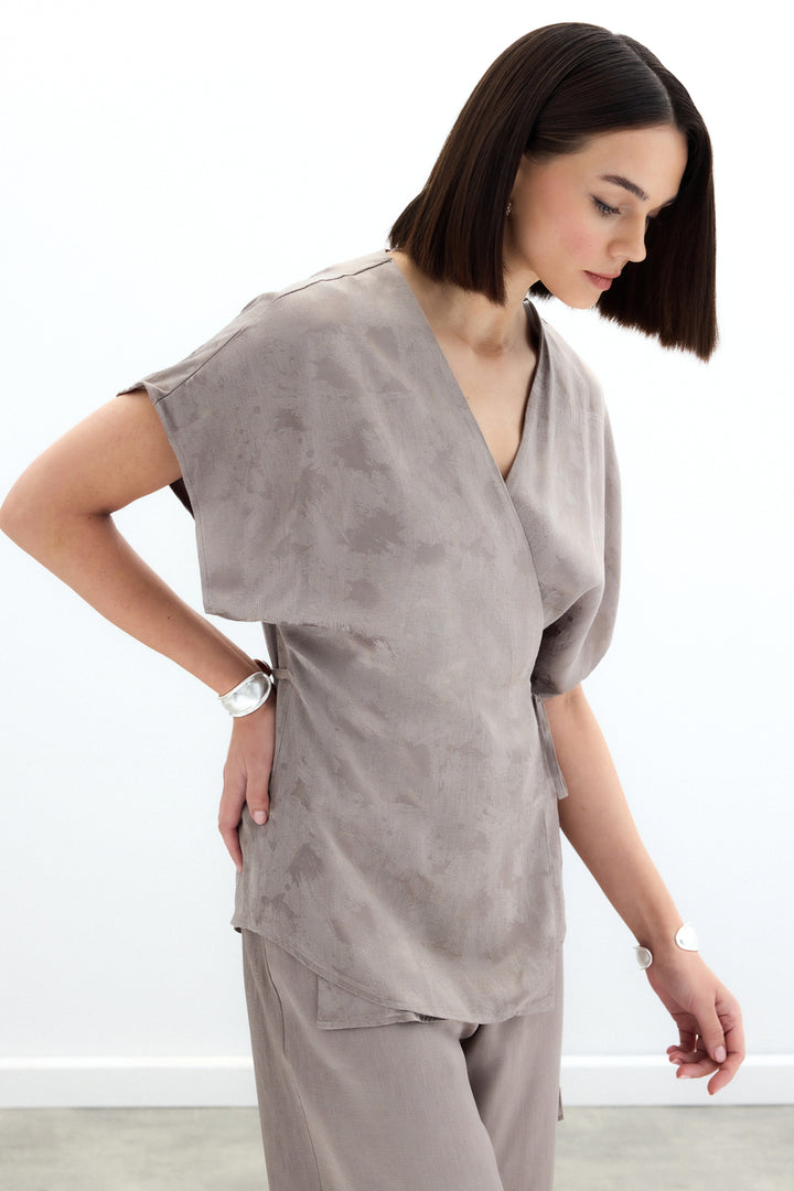Sateen Blouse en satin jacquard à nouer - Vison