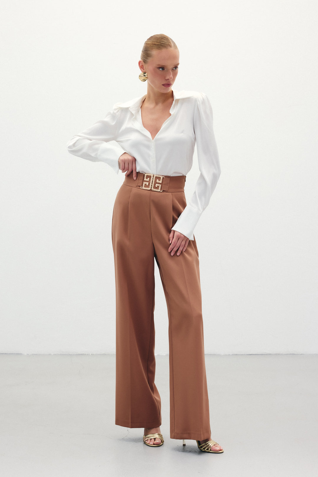 Sateen Pantalon large avec accessoire de taille - camel