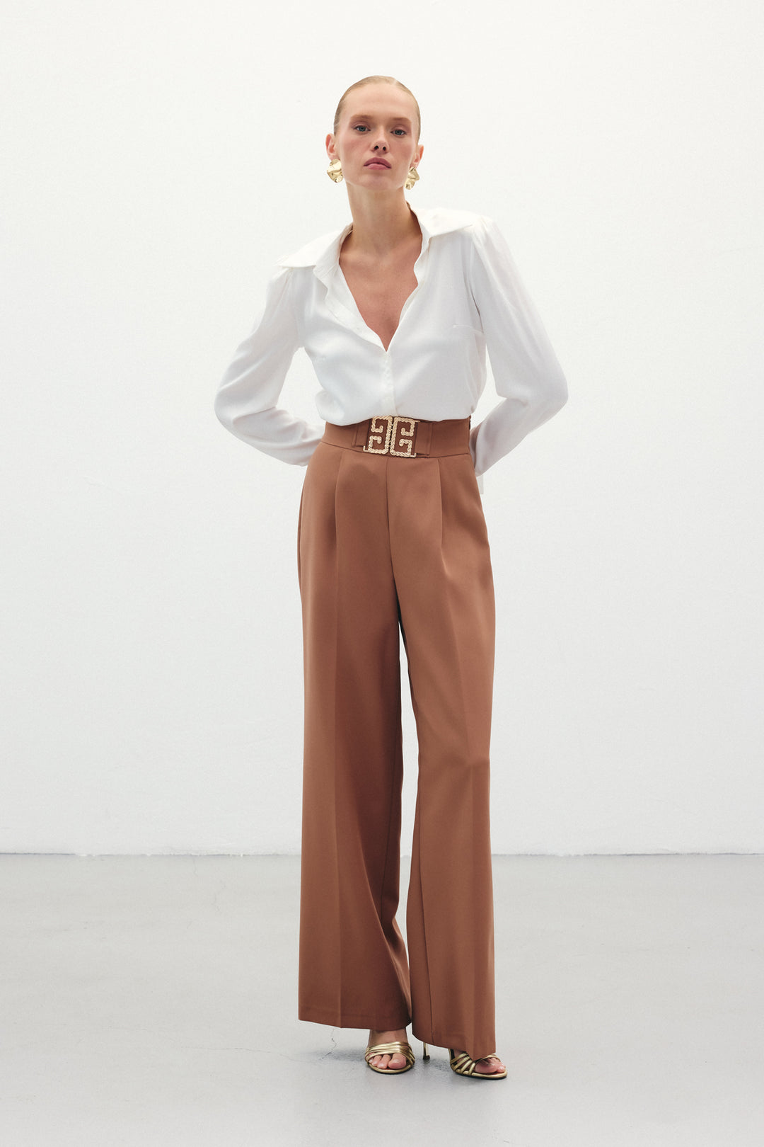 Sateen Pantalon large avec accessoire de taille - camel