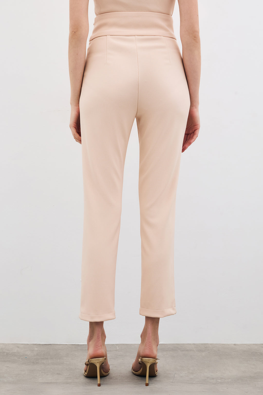 Sateen Pantalon avec accessoire à la taille - Beige