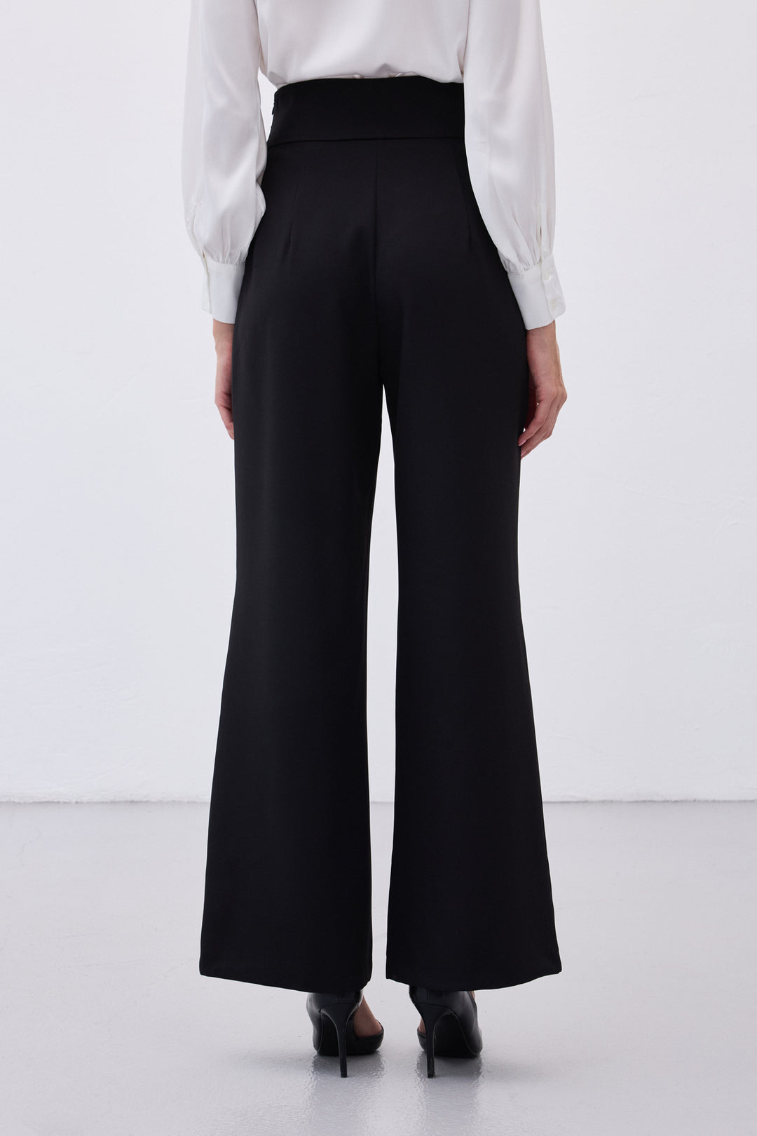 Sateen Pantalon avec accessoire de taille - Noir