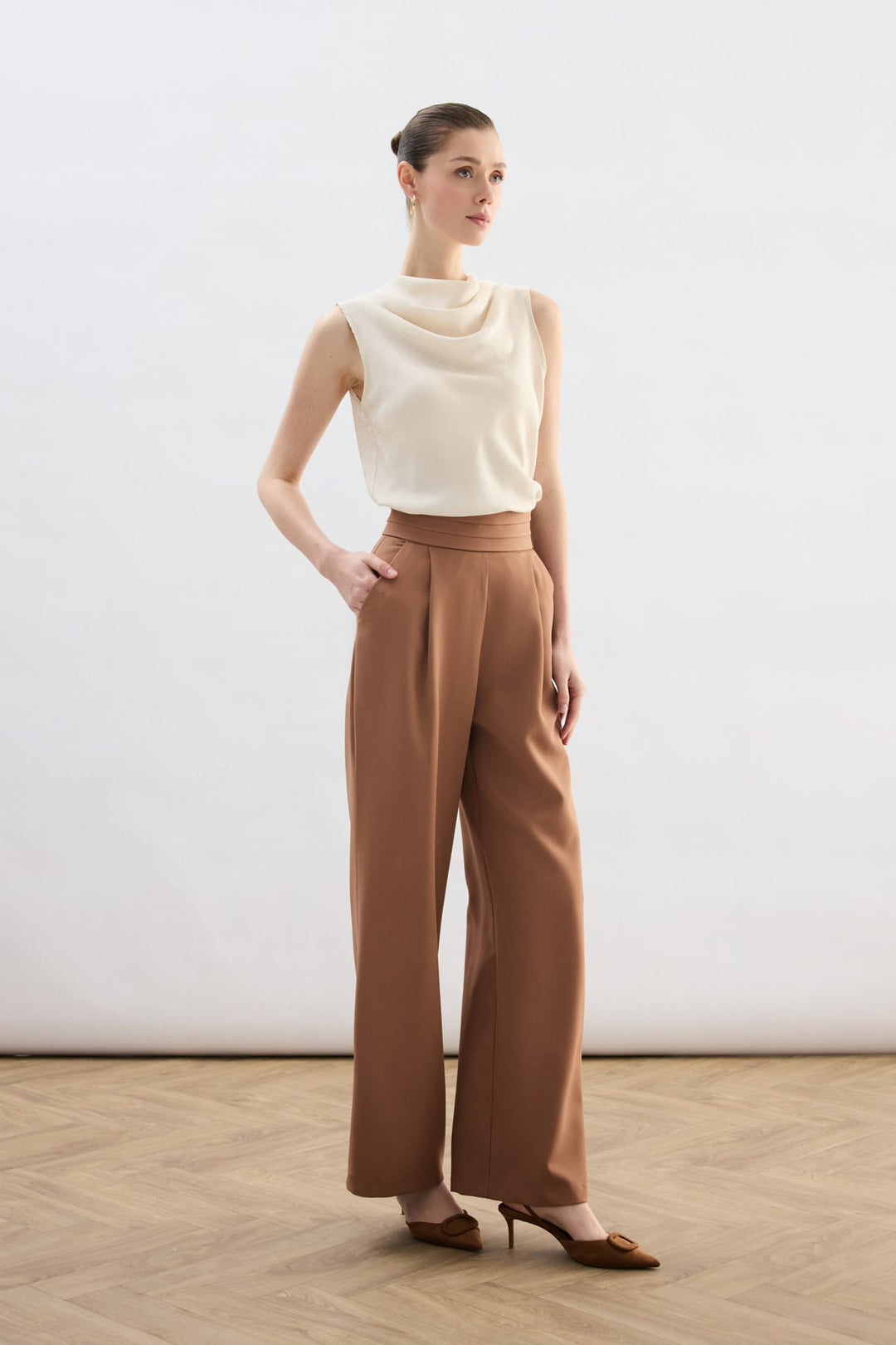 Sateen Pantalon à poches avec détail de taille - camel