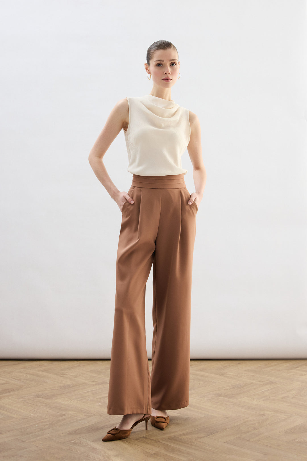 Sateen Pantalon à poches avec détail de taille - camel