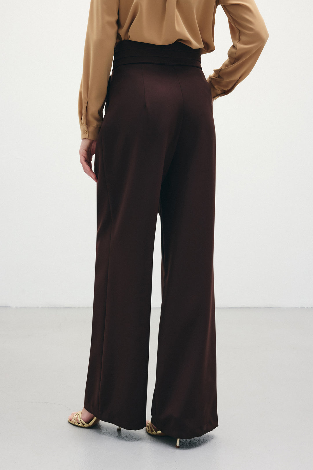 Sateen Pantalon à poches avec détail à la taille - Marron