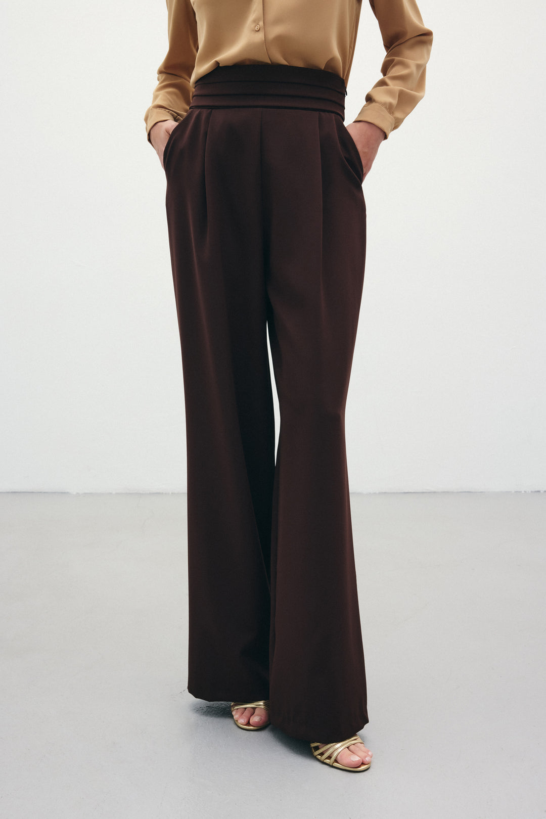 Sateen Pantalon à poches avec détail à la taille - Marron