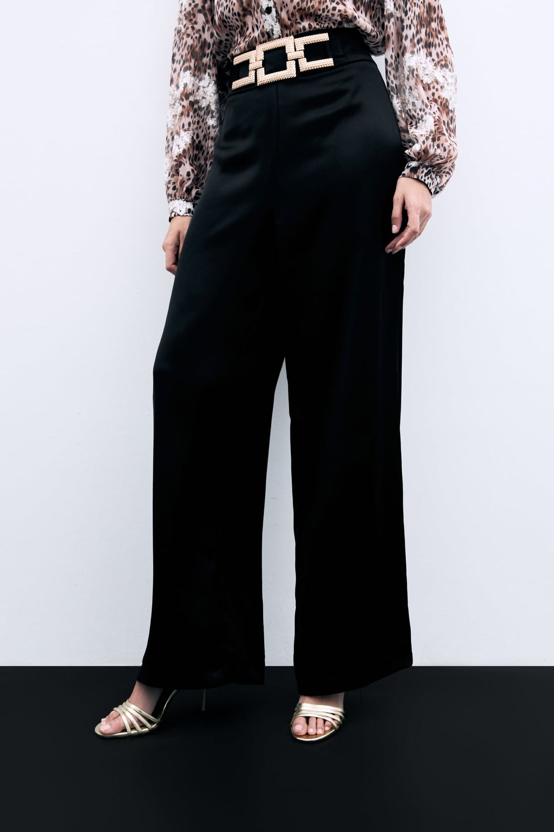 Sateen Pantalon en crêpe satin avec ceinture à la taille - Noir