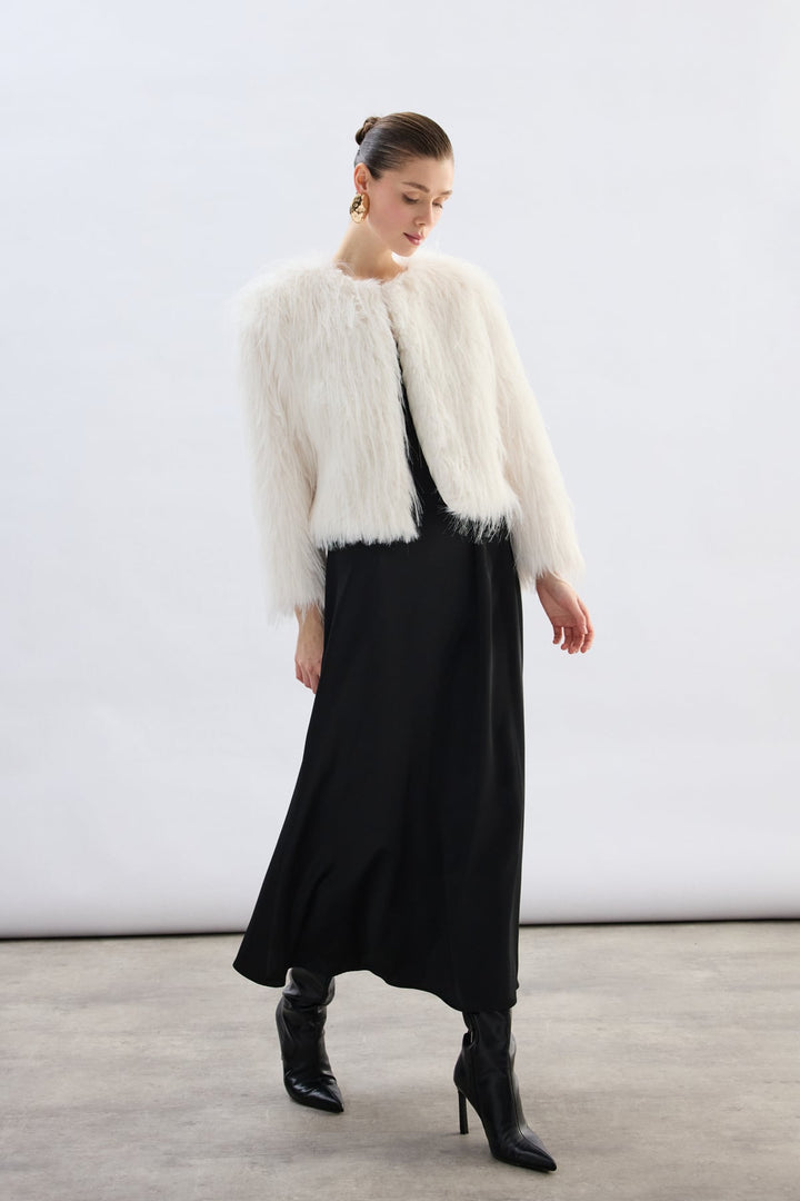 Sateen Manteau en fourrure synthétique à col rond - Écru