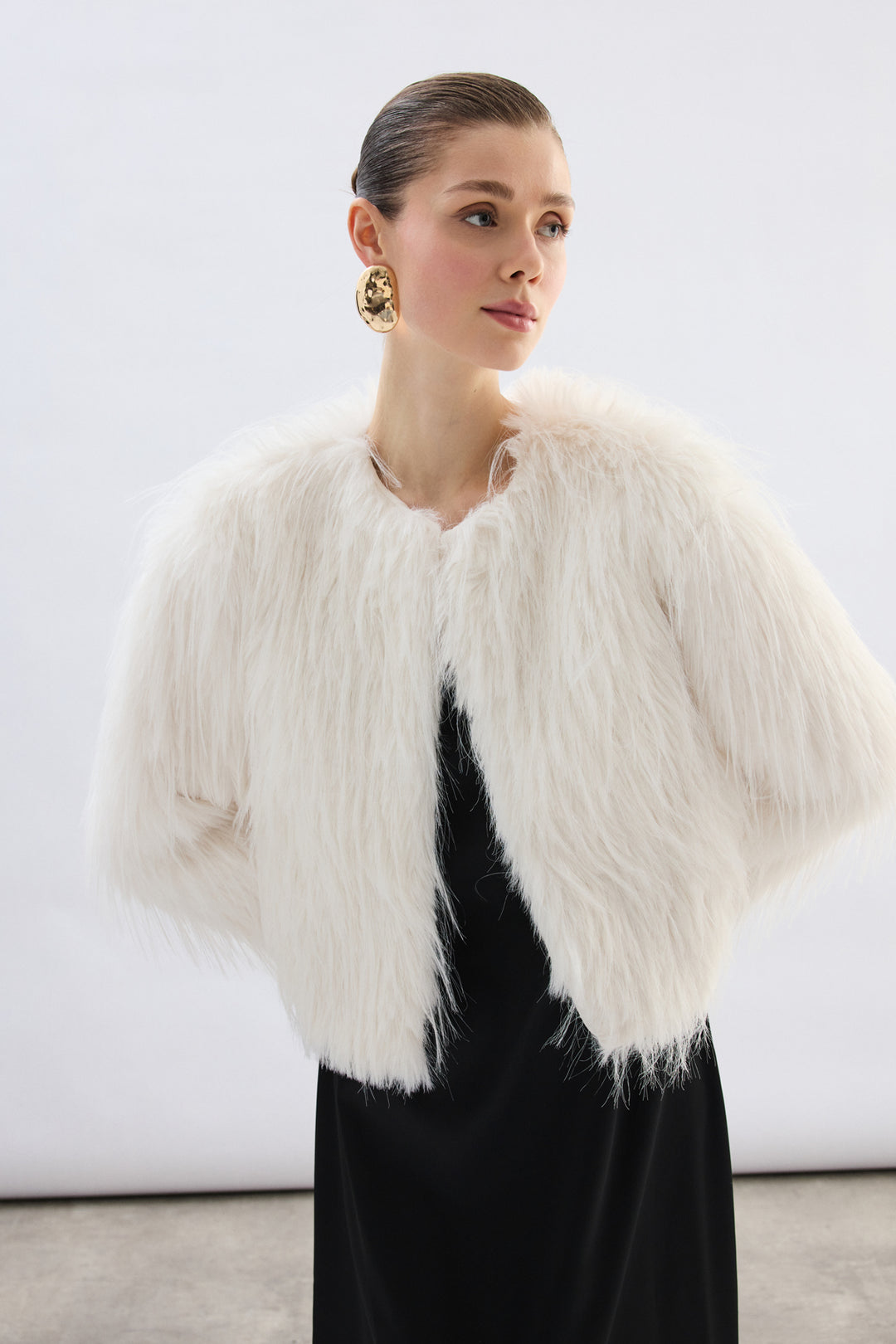 Sateen Manteau en fourrure synthétique à col rond - Écru