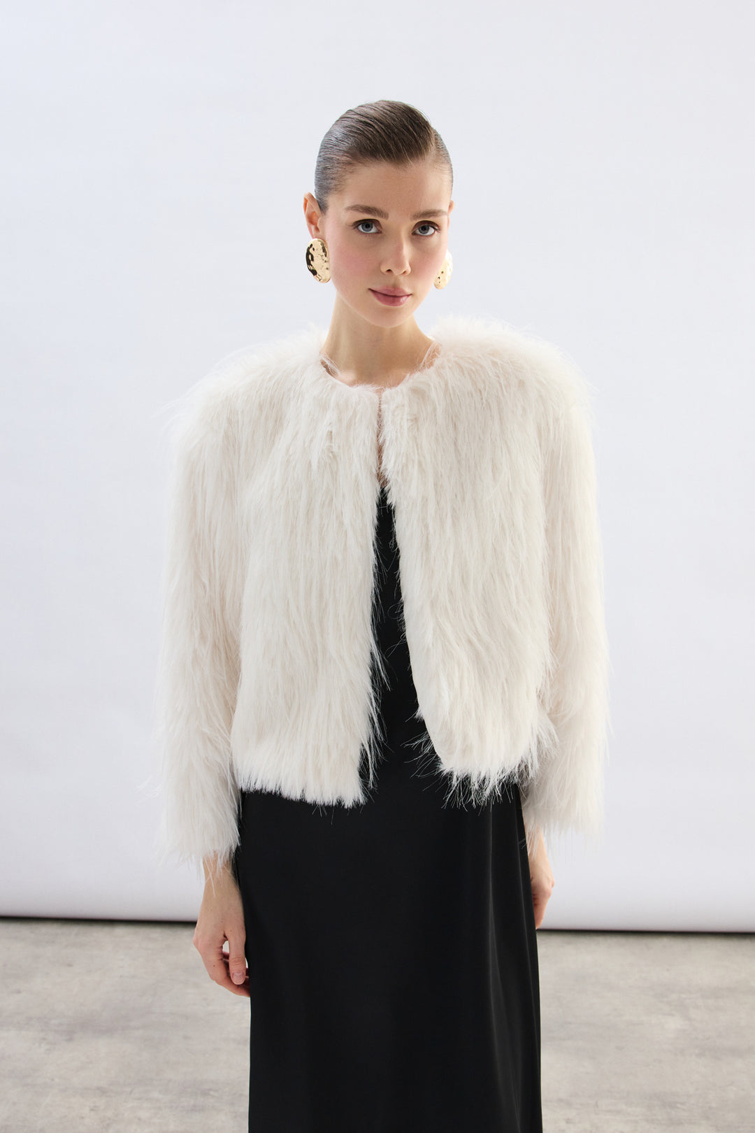 Sateen Manteau en fourrure synthétique à col rond - Écru