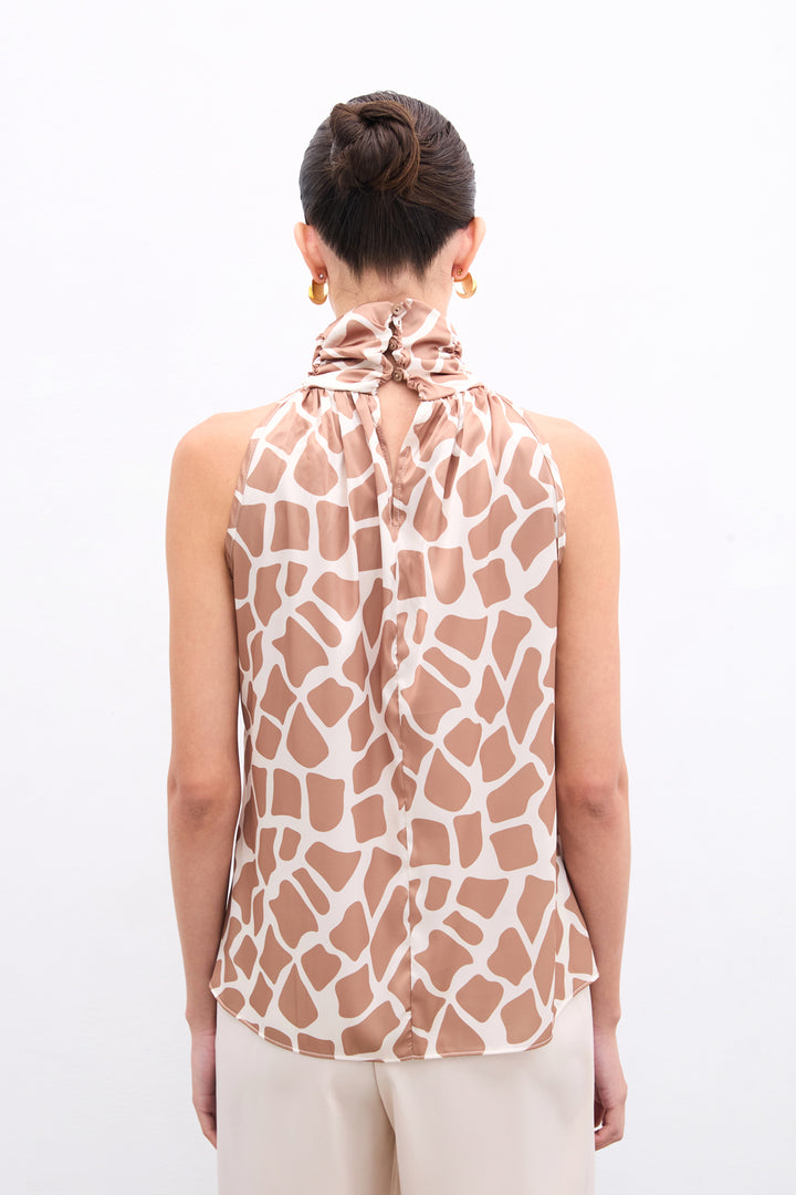 Sateen Blouse sans manches à col montant - Beige-camel