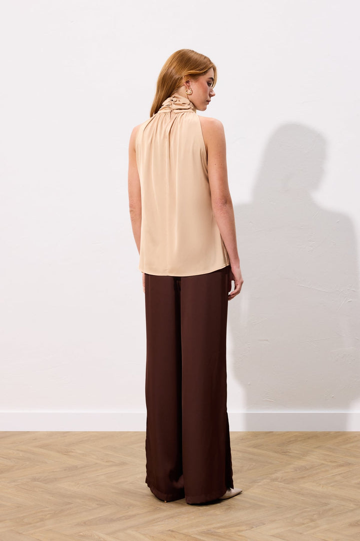 Sateen Blouse sans manches à col montant - camel