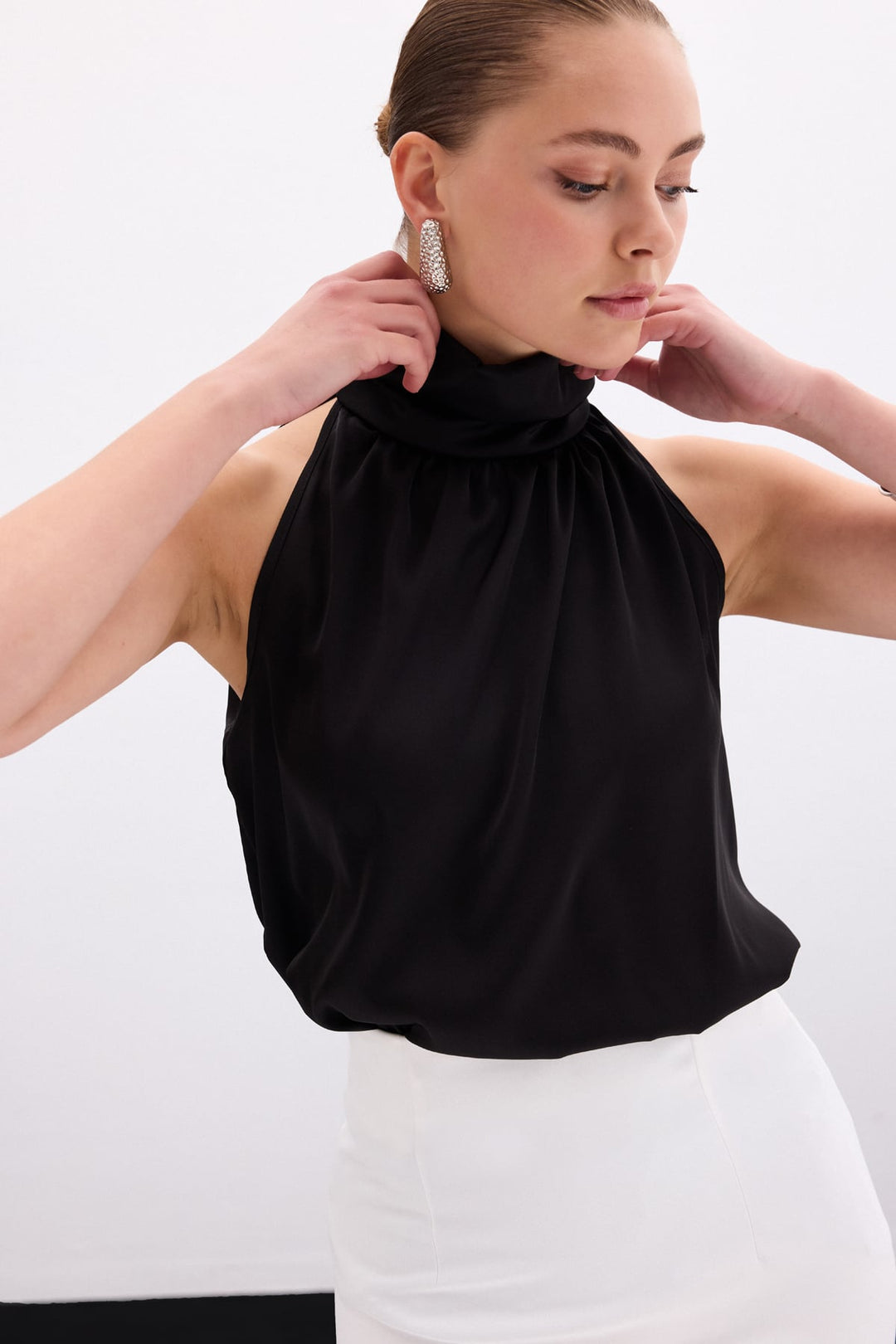 Sateen Blouse Sans Manches à Col Montant - Noir