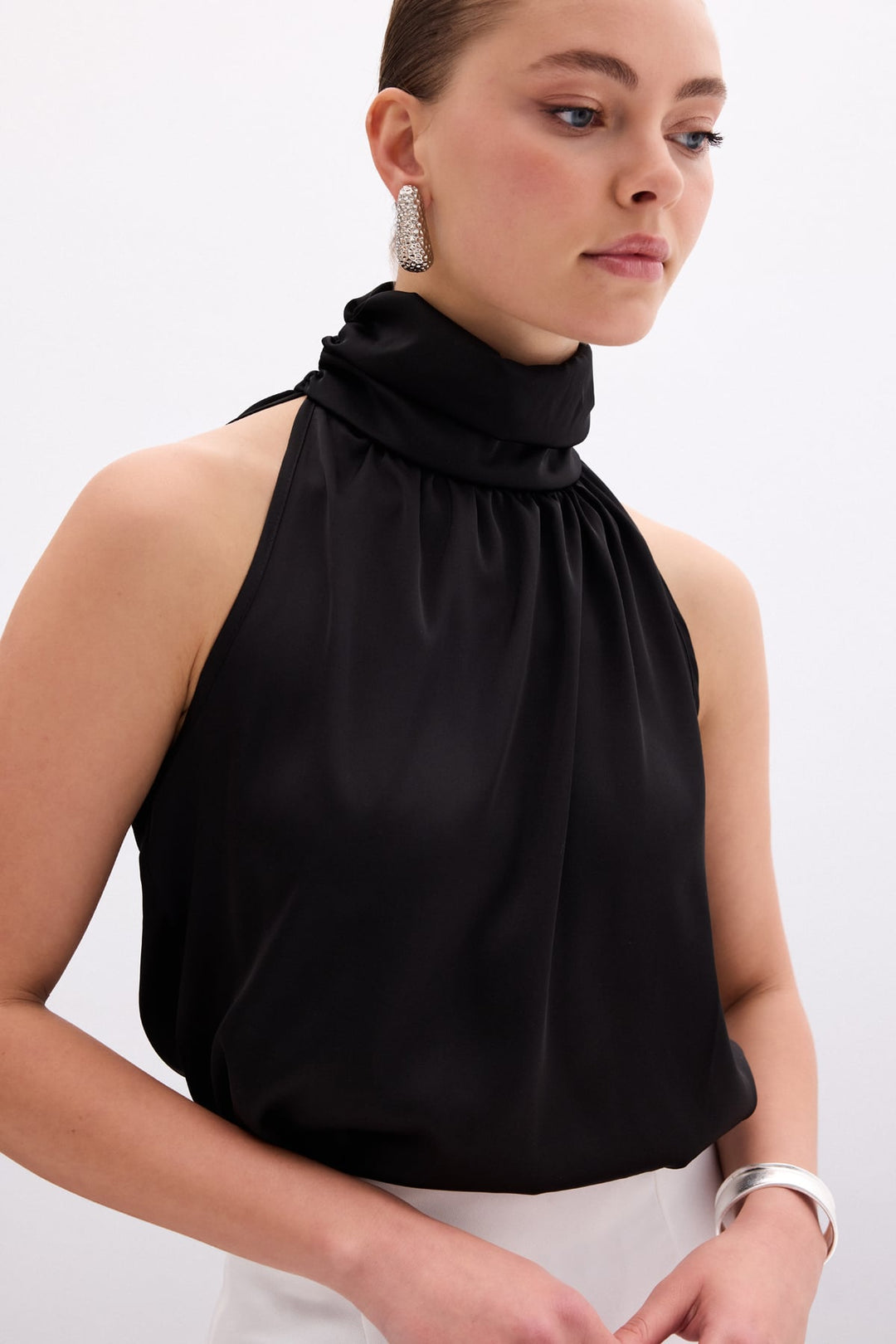 Sateen Blouse Sans Manches à Col Montant - Noir