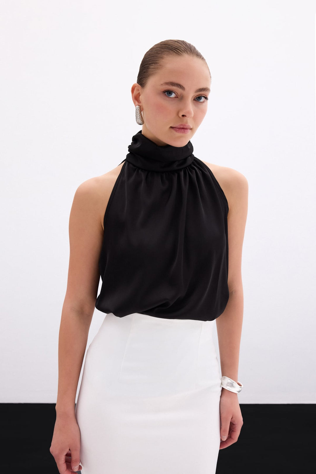 Sateen Blouse Sans Manches à Col Montant - Noir