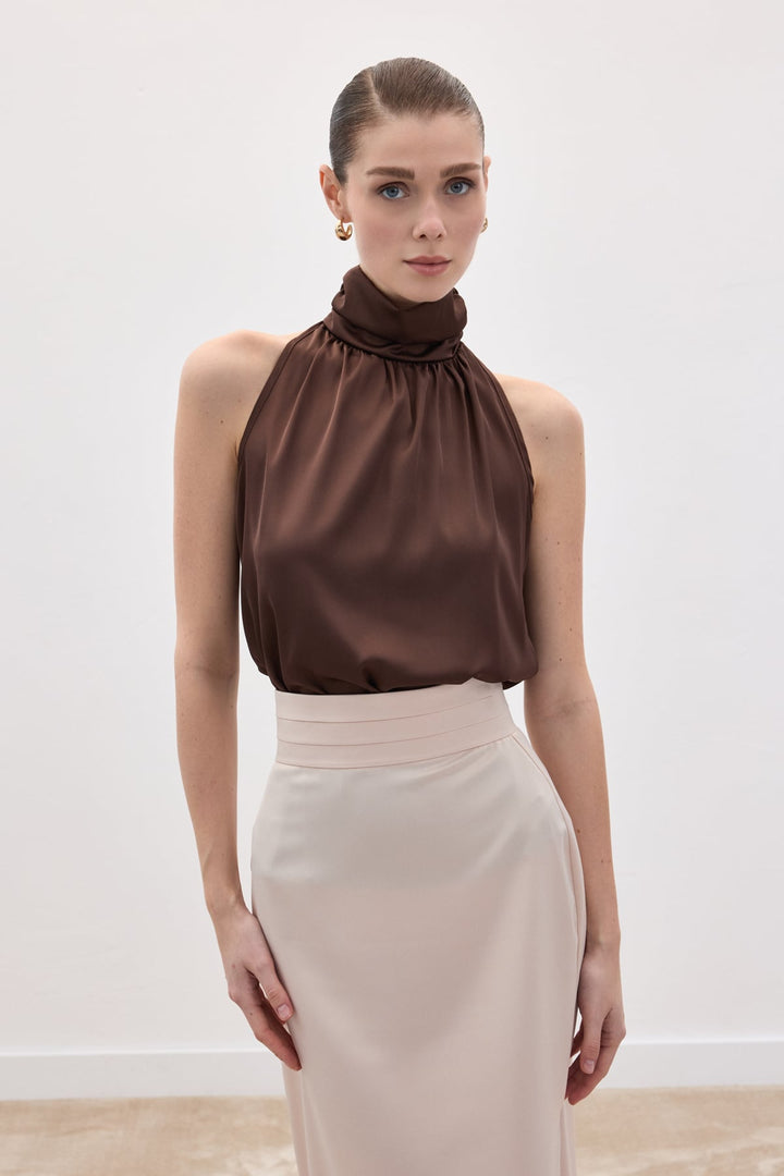 Sateen Blouse sans manches à col montant - Marron