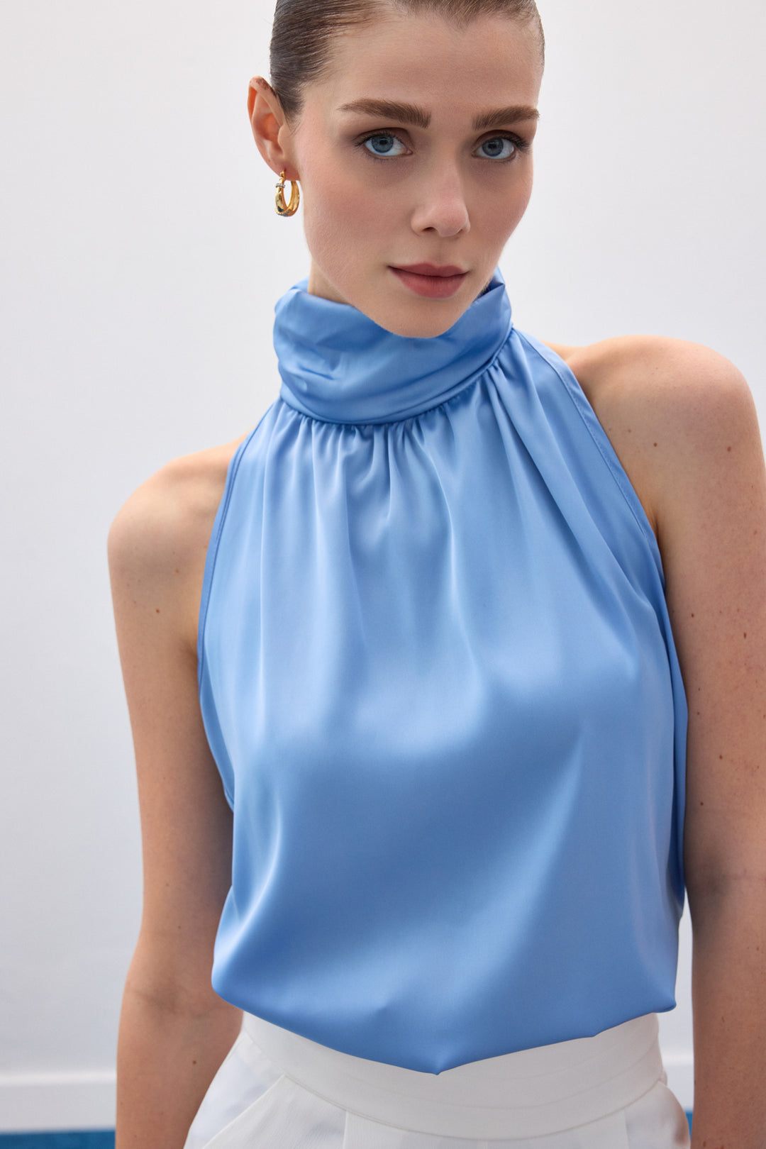 Sateen Blouse sans manches à col montant - Bleu