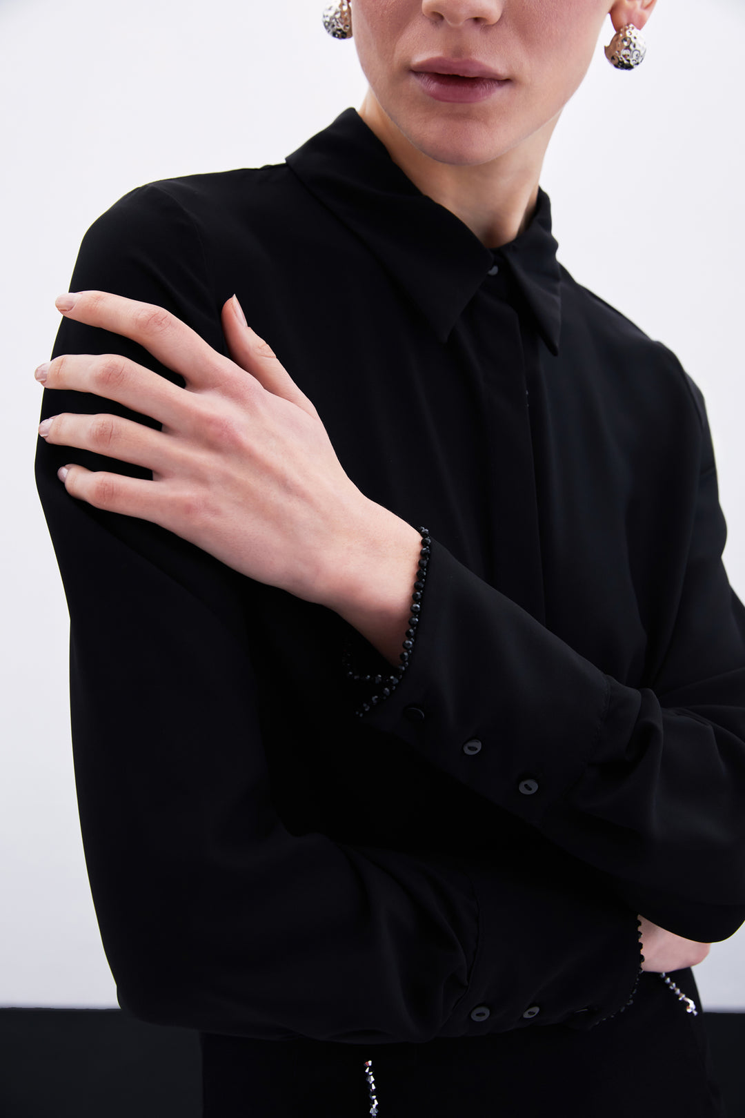 Sateen Chemise à Accessoires en Perles - Noir