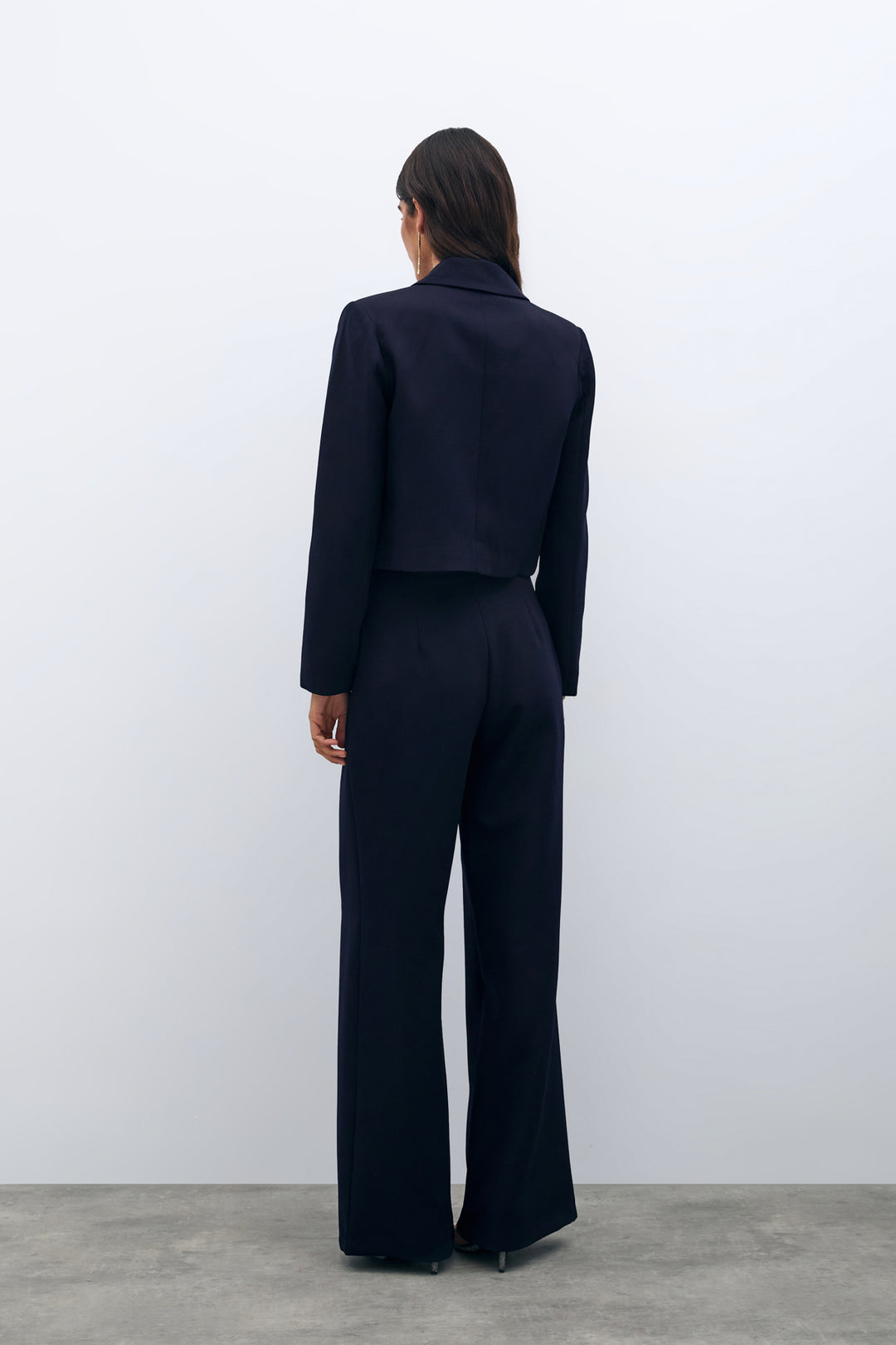 Sateen Veste courte avec détails en pierre - Bleu marine