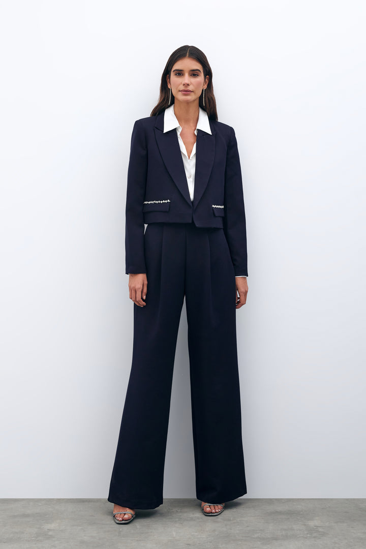 Sateen Veste courte avec détails en pierre - Bleu marine
