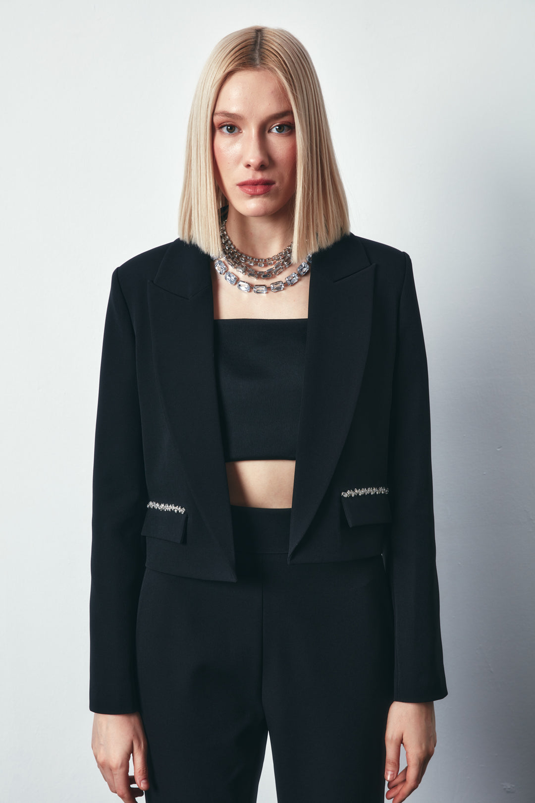 Sateen Veste Courte avec Détail de Pierre - Noir