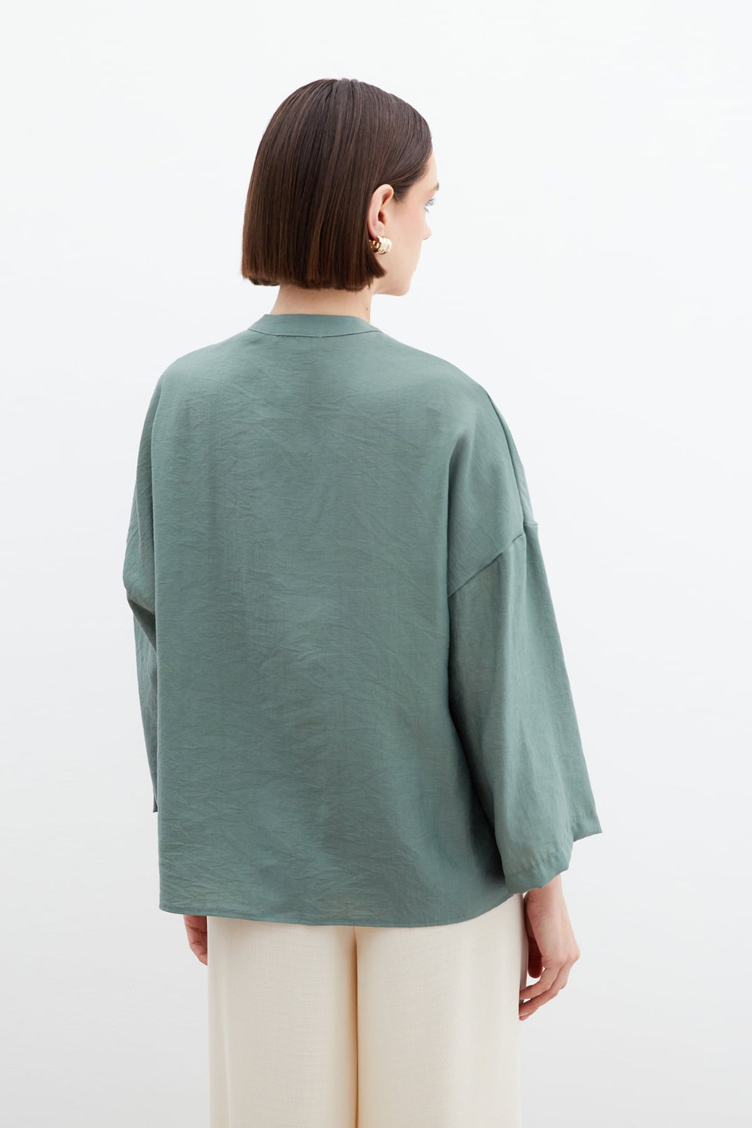 Sateen Blouse en Lin avec Accessoire de Fleurs - Vert amande Vert