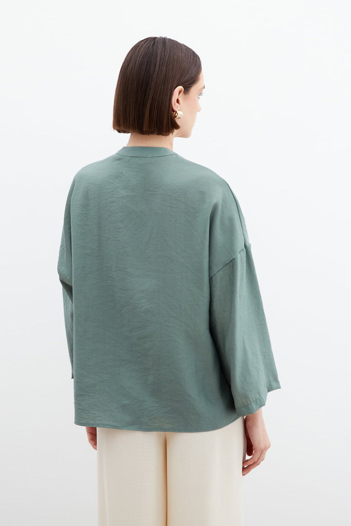 Sateen Blouse en Lin avec Accessoire de Fleurs - Vert amande Vert