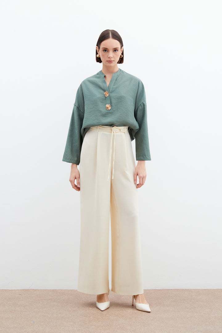 Sateen Blouse en Lin avec Accessoire de Fleurs - Vert amande Vert