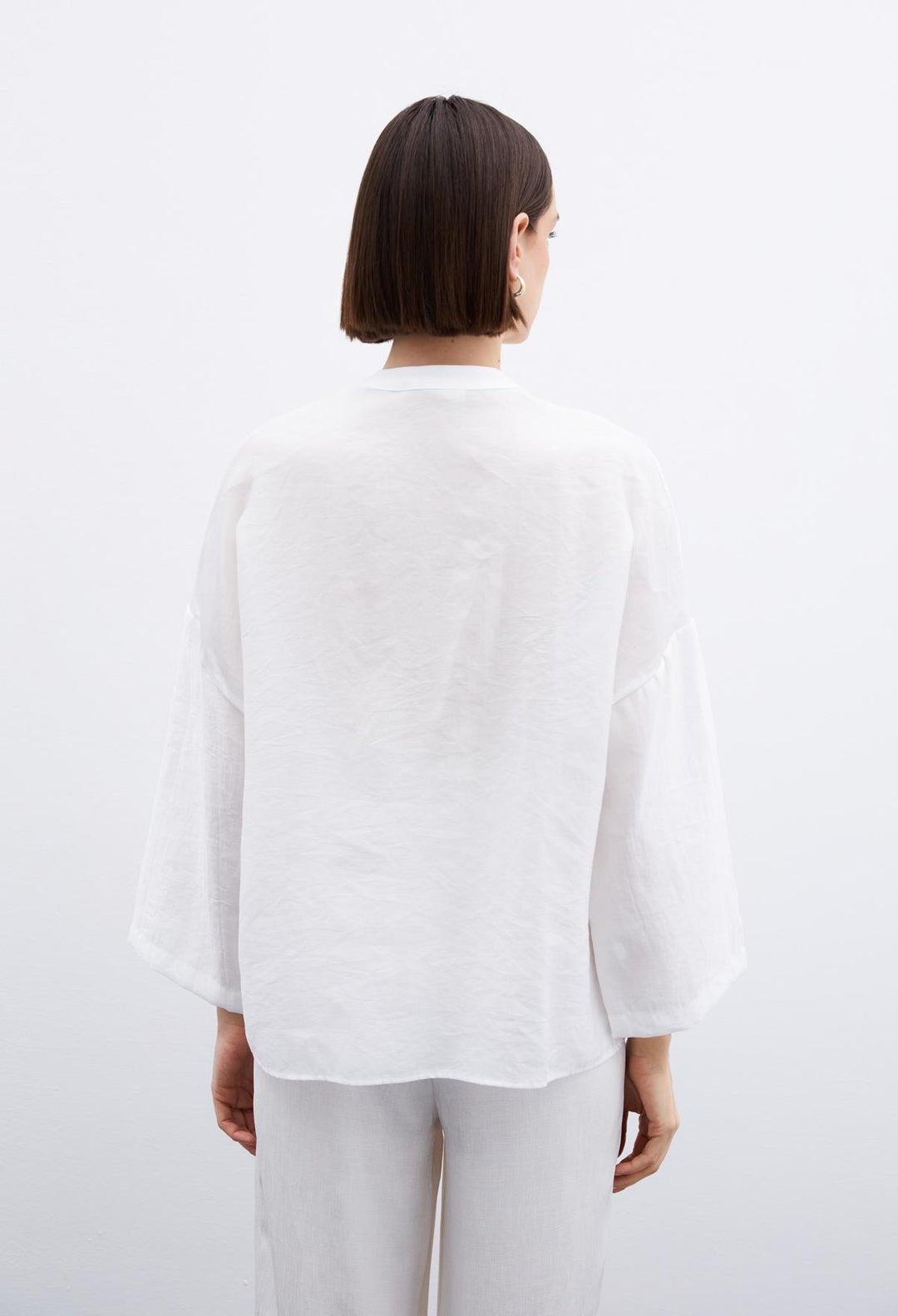 Sateen Blouse en Lin avec Accessoire de Fleurs - Écru