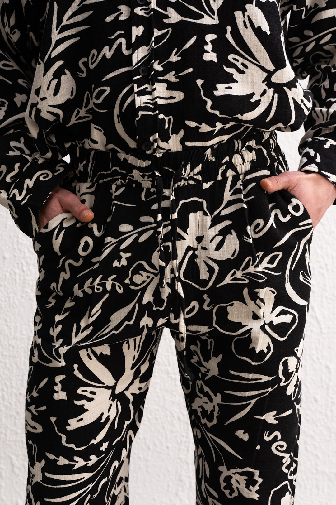 Giesto Pantalon Noir à Motif Floral - Noir