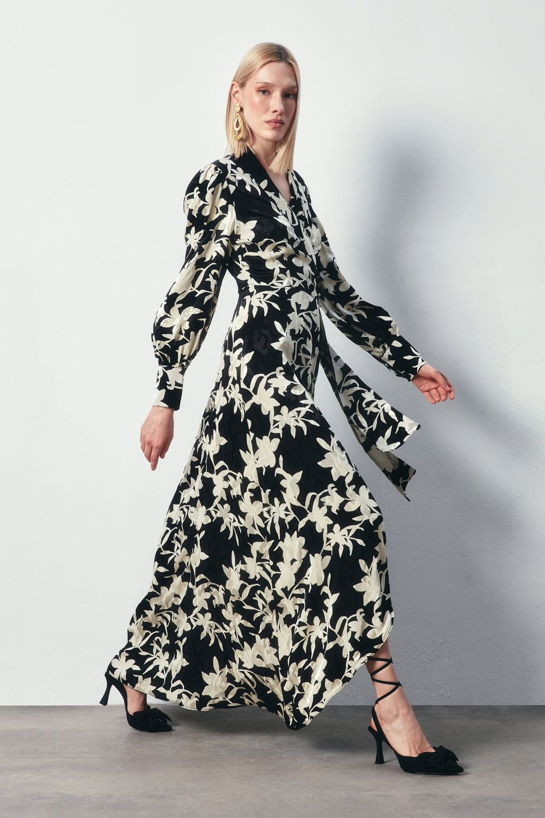 Sateen Robe longue à fleurs - Noir
