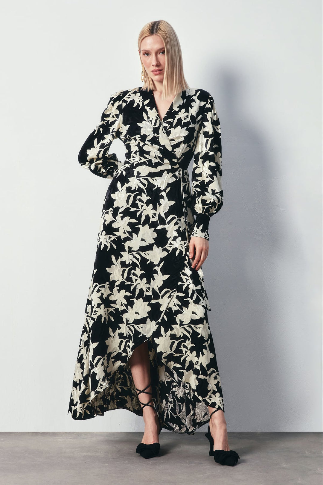 Sateen Robe longue à fleurs - Noir