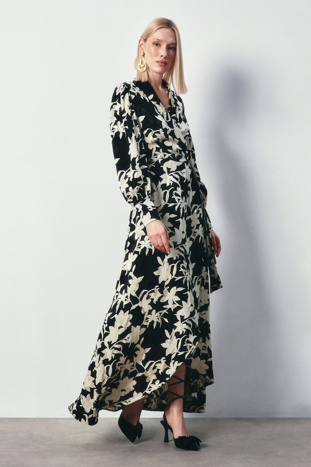 Sateen Robe longue à fleurs - Noir