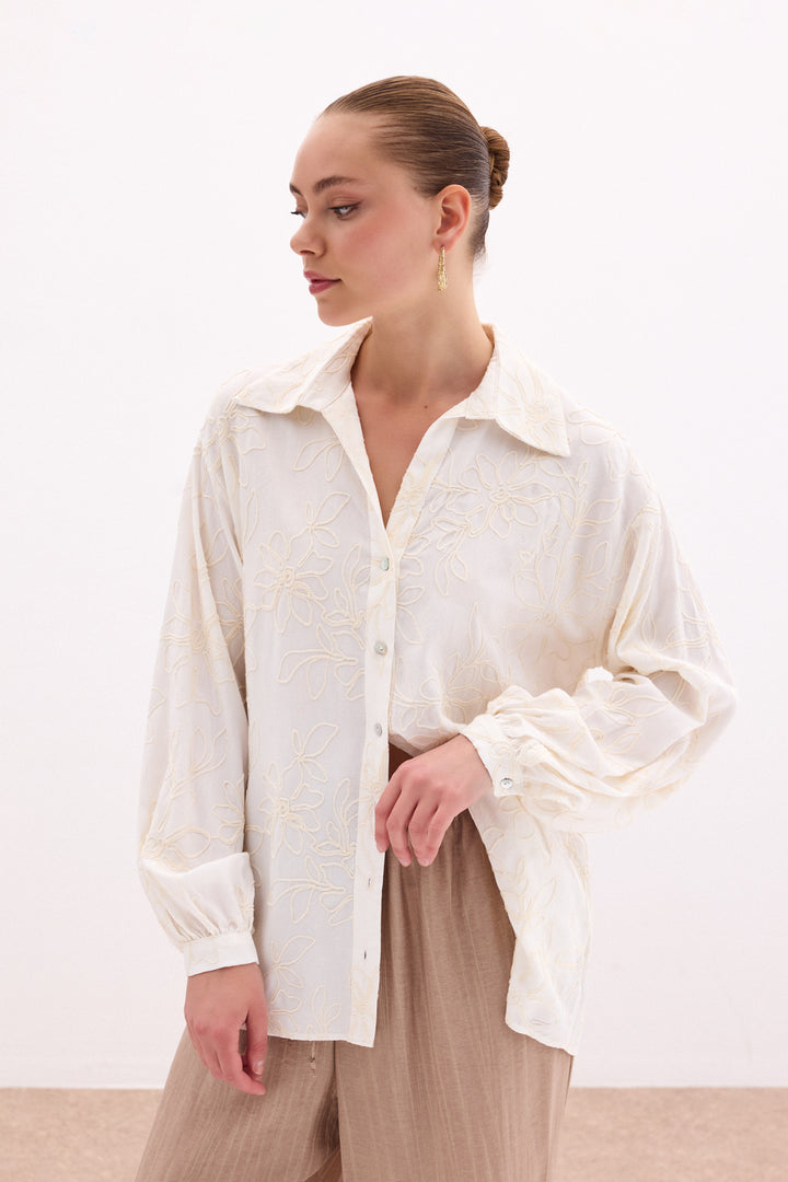 Sateen Chemise en viscose avec broderies florales - Crème