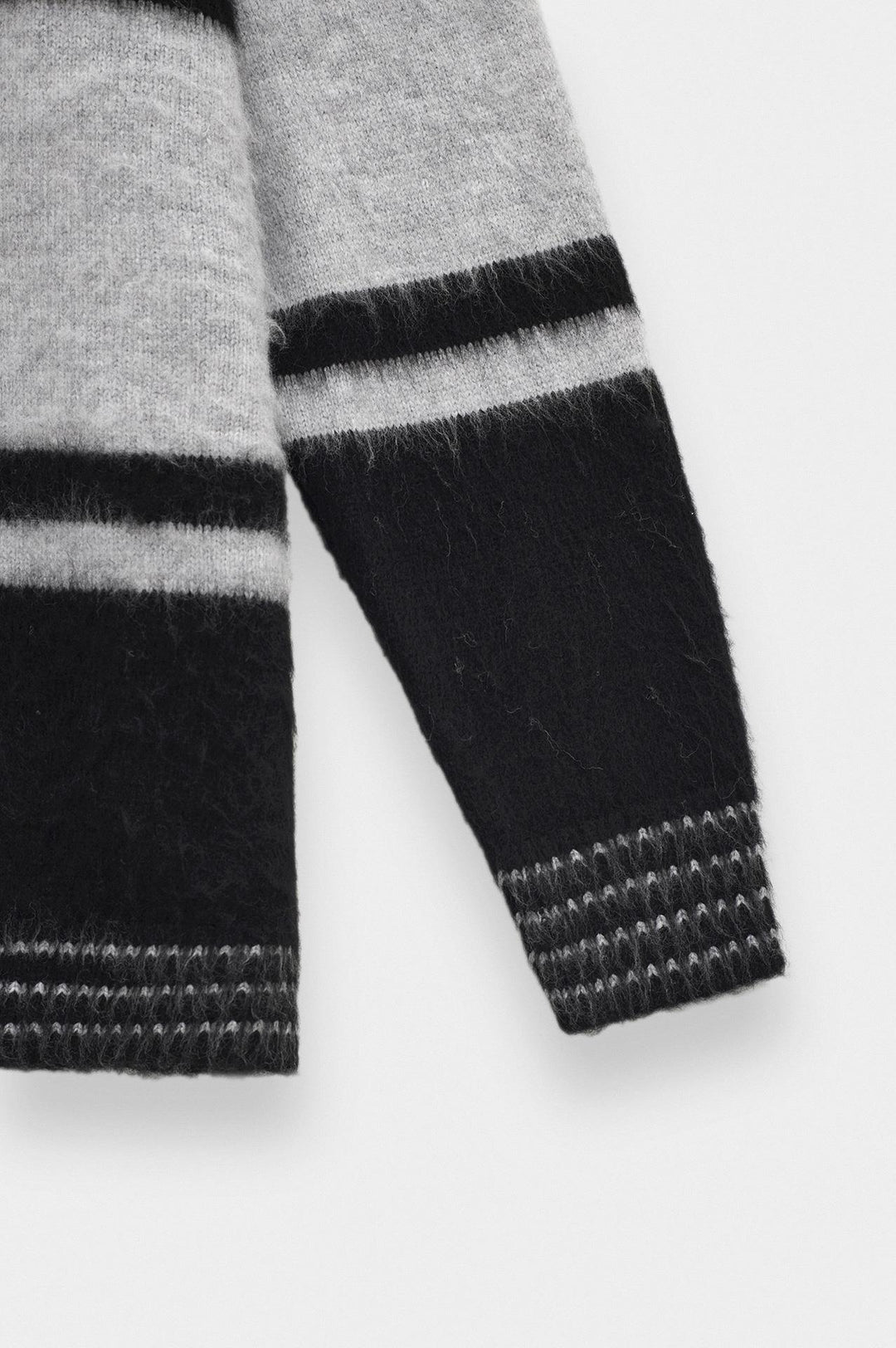 Giesto Pull à col polo en tricot gris avec broderie bicolore - Gris