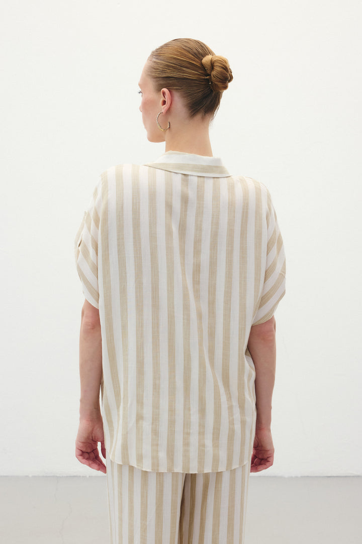 Sateen Chemise à Manches Courtes Rayée - Beige
