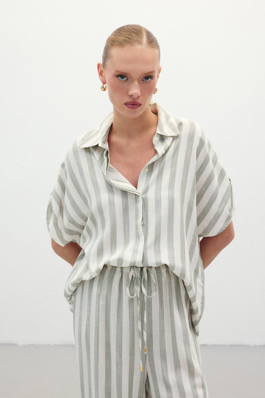 Sateen Chemise à Manches Courtes Rayée - Kaki