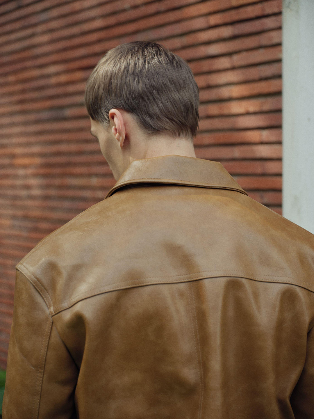 Giesto Veste en cuir tabac avec accessoires à coupe courte - Tabac