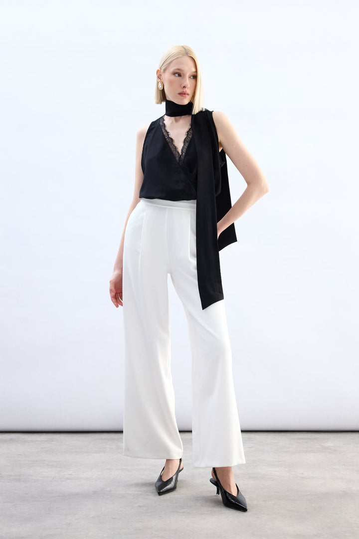Sateen Blouse Bodysuit avec Détails en Dentelle - Noir