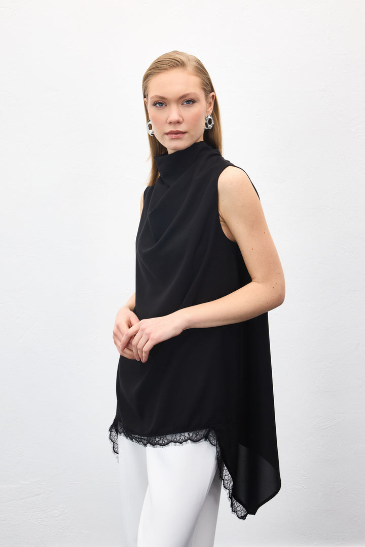 Sateen Blouse à Col Dégagé avec Détails en Dentelle - Noir