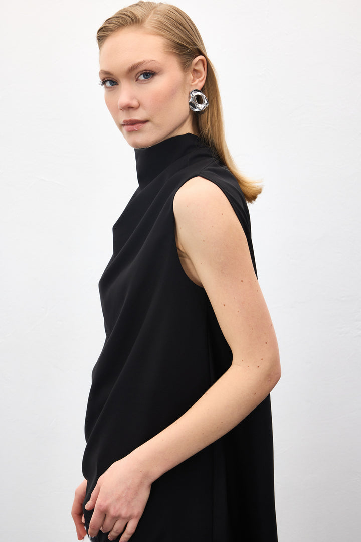 Sateen Blouse à Col Dégagé avec Détails en Dentelle - Noir