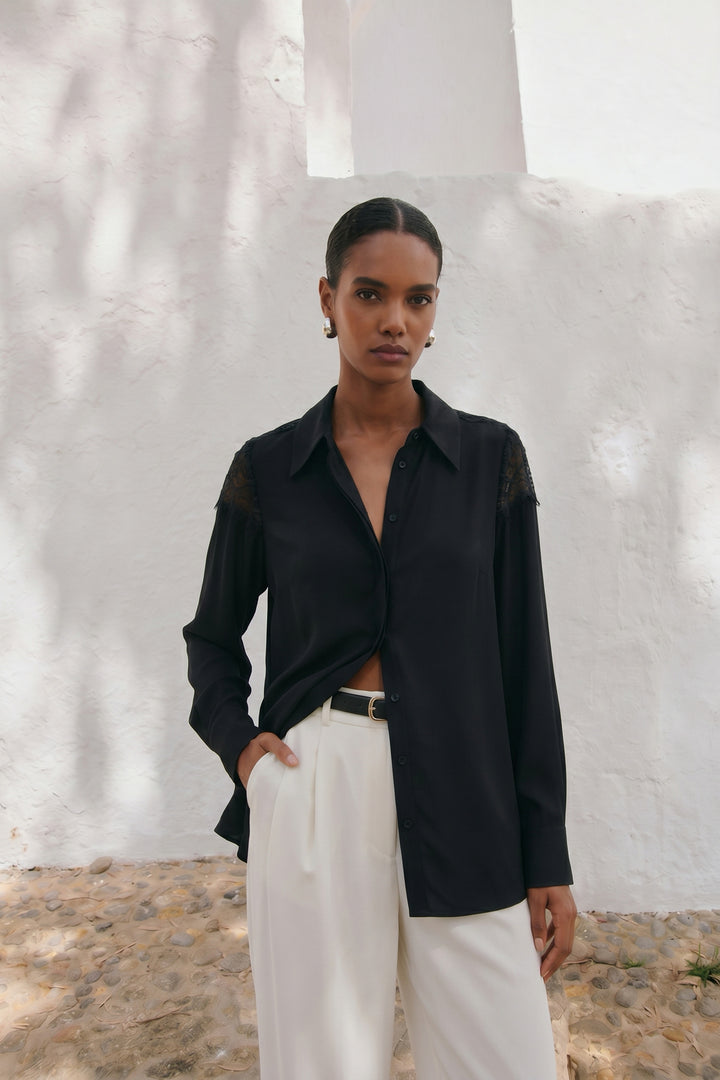 Sateen Chemisier à Détails en Dentelle - Noir