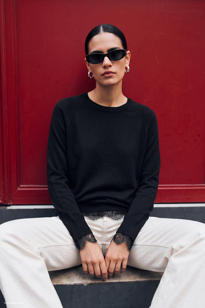 Sateen Pull avec détail de dentelle - Noir